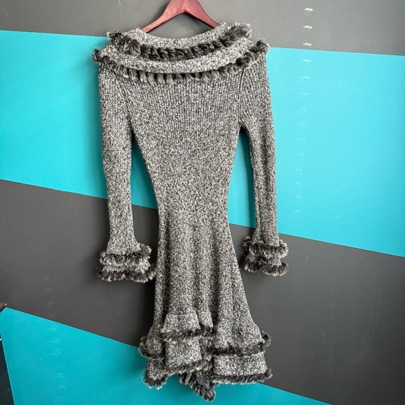 Joseph Ribkoff Gray Knit with Fur Trim size M - Picture 12 of 15